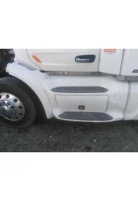 PETERBILT 579 CAB SKIRT/SIDE FAIRING