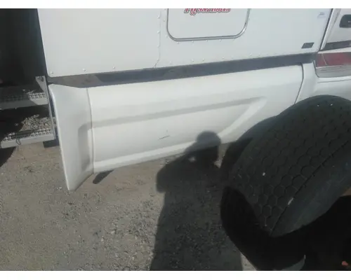 PETERBILT 579 CAB SKIRTSIDE FAIRING