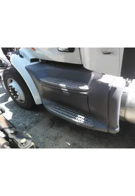 PETERBILT 579 CAB SKIRT/SIDE FAIRING
