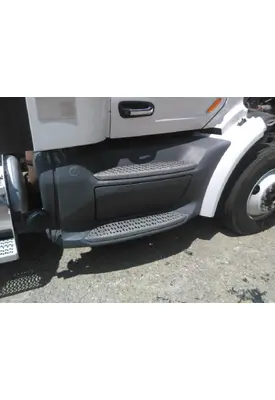 PETERBILT 579 CAB SKIRT/SIDE FAIRING