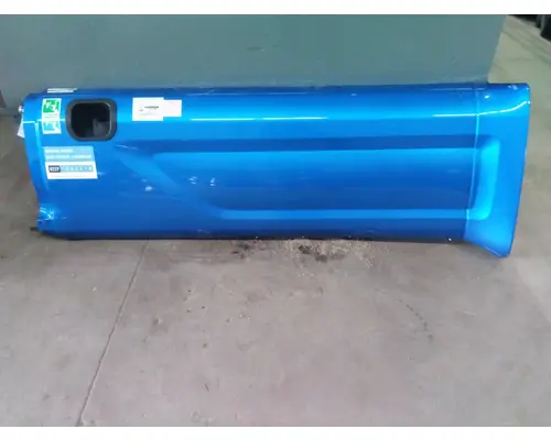 PETERBILT 579 CAB SKIRTSIDE FAIRING