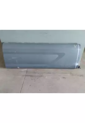 PETERBILT 579 CAB SKIRT/SIDE FAIRING
