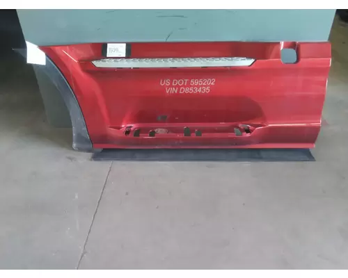 PETERBILT 579 CAB SKIRTSIDE FAIRING