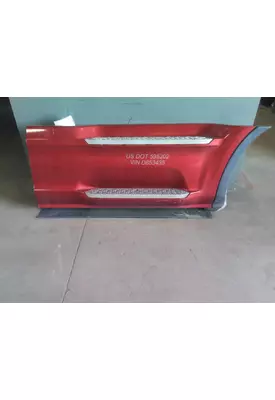 PETERBILT 579 CAB SKIRT/SIDE FAIRING