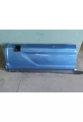 PETERBILT 579 CAB SKIRT/SIDE FAIRING