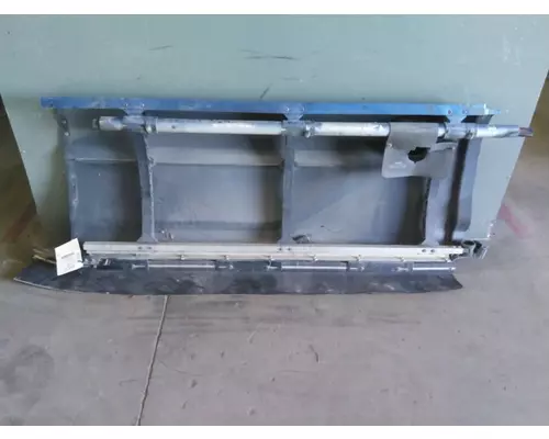 PETERBILT 579 CAB SKIRTSIDE FAIRING