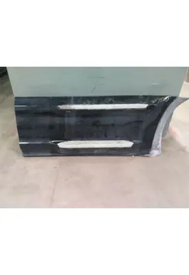 PETERBILT 579 CAB SKIRT/SIDE FAIRING