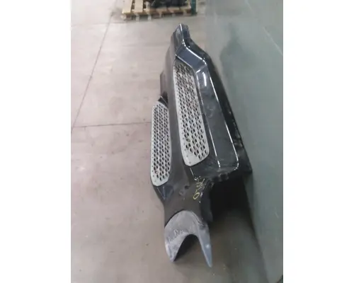 PETERBILT 579 CAB SKIRTSIDE FAIRING