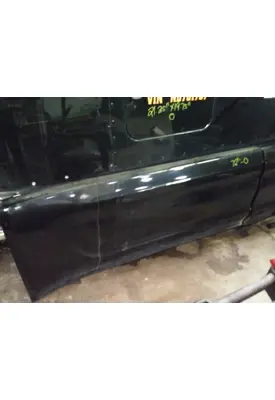 PETERBILT 579 CAB SKIRT/SIDE FAIRING