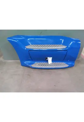 PETERBILT 579 CAB SKIRT/SIDE FAIRING