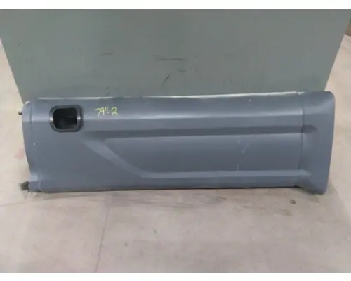 PETERBILT 579 CAB SKIRTSIDE FAIRING