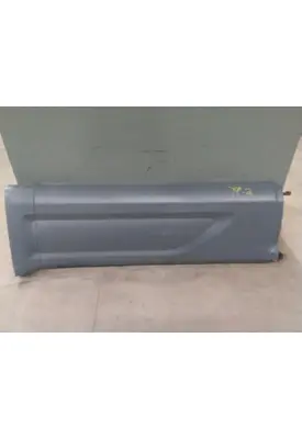 PETERBILT 579 CAB SKIRT/SIDE FAIRING
