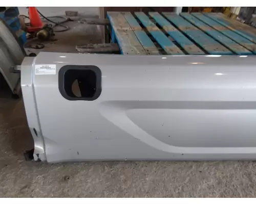PETERBILT 579 CAB SKIRTSIDE FAIRING