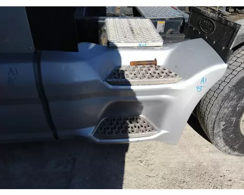 PETERBILT 579 CAB SKIRTSIDE FAIRING