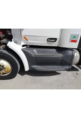 PETERBILT 579 CAB SKIRT/SIDE FAIRING