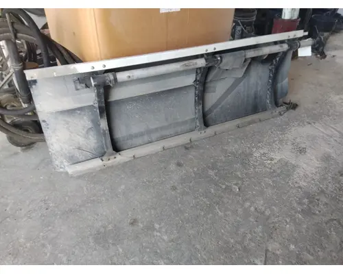 PETERBILT 579 CAB SKIRTSIDE FAIRING