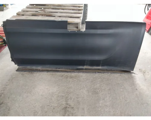 PETERBILT 579 CAB SKIRT/SIDE FAIRING