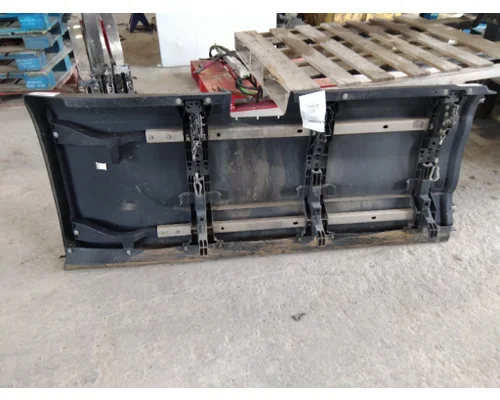 PETERBILT 579 CAB SKIRTSIDE FAIRING