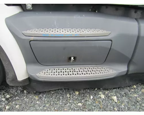 PETERBILT 579 CAB SKIRTSIDE FAIRING