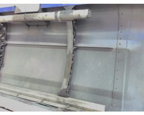 PETERBILT 579 CAB SKIRTSIDE FAIRING