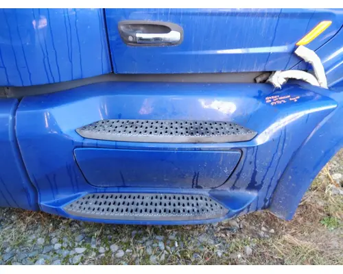 PETERBILT 579 CAB SKIRTSIDE FAIRING