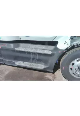 PETERBILT 579 CAB SKIRT/SIDE FAIRING