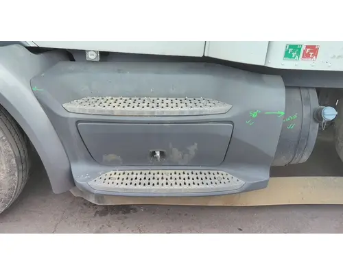 PETERBILT 579 CAB SKIRTSIDE FAIRING