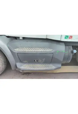 PETERBILT 579 CAB SKIRT/SIDE FAIRING