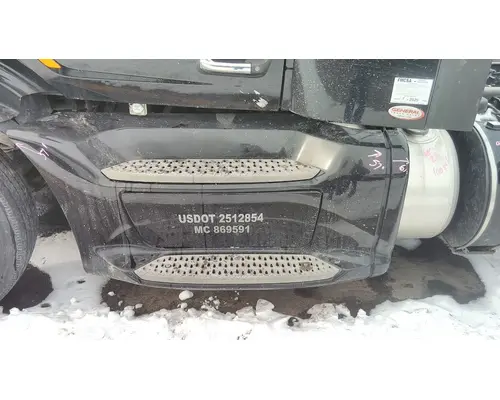 PETERBILT 579 CAB SKIRTSIDE FAIRING