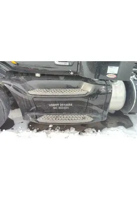 PETERBILT 579 CAB SKIRT/SIDE FAIRING