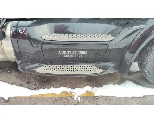 PETERBILT 579 CAB SKIRTSIDE FAIRING