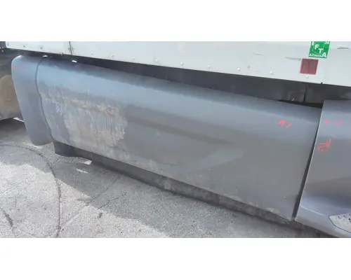 PETERBILT 579 CAB SKIRTSIDE FAIRING