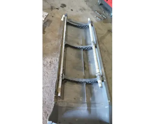 PETERBILT 579 CAB SKIRTSIDE FAIRING