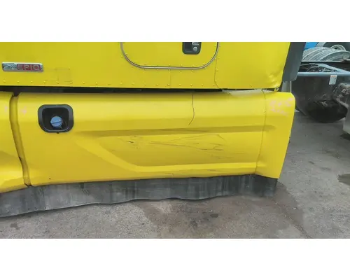 PETERBILT 579 CAB SKIRTSIDE FAIRING