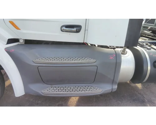PETERBILT 579 CAB SKIRTSIDE FAIRING