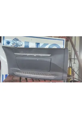 PETERBILT 579 CAB SKIRT/SIDE FAIRING