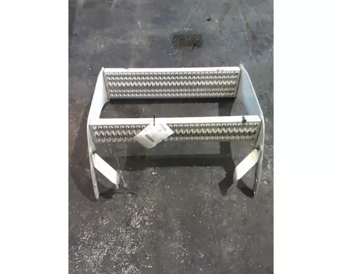 PETERBILT 579 CAB STEP