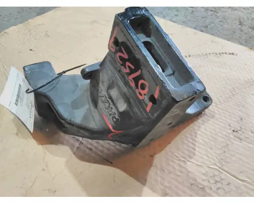 PETERBILT 579 CAB SUPPORT