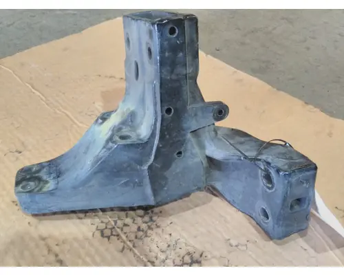 PETERBILT 579 CAB SUPPORT