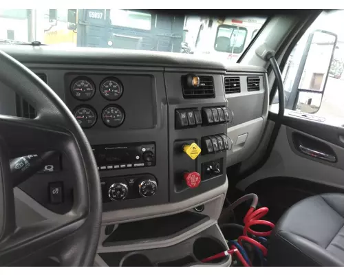 PETERBILT 579 CAB