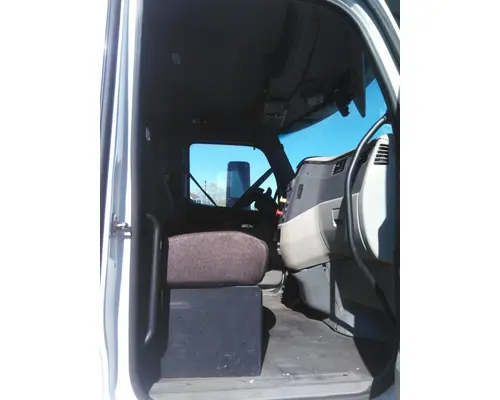 PETERBILT 579 CAB
