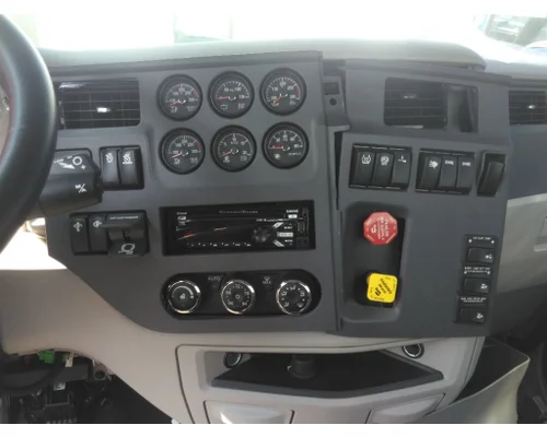 PETERBILT 579 CAB