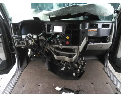 PETERBILT 579 CAB