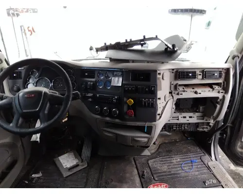 PETERBILT 579 CAB