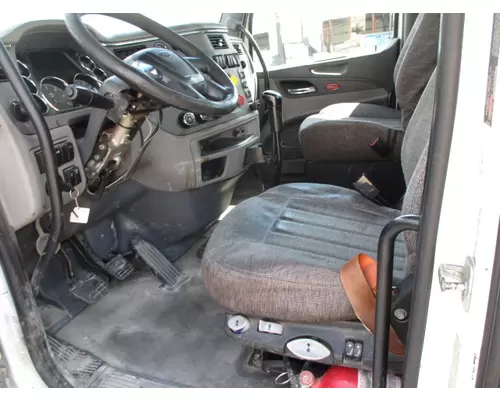 PETERBILT 579 CAB