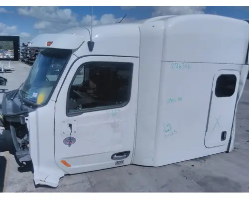 PETERBILT 579 CAB