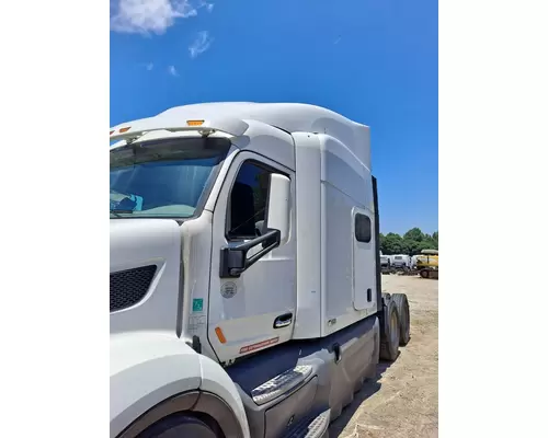 PETERBILT 579 CAB