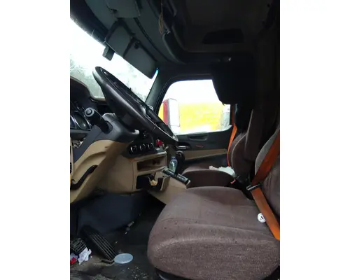 PETERBILT 579 CAB