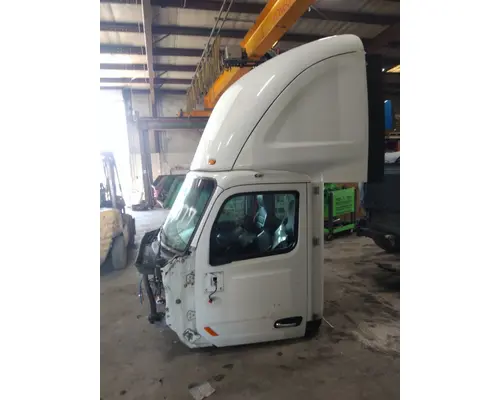 PETERBILT 579 CAB