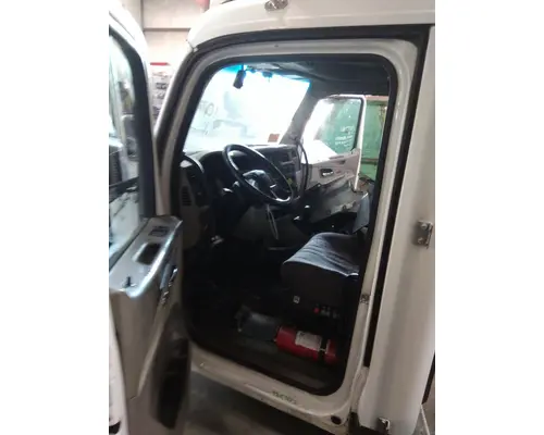 PETERBILT 579 CAB